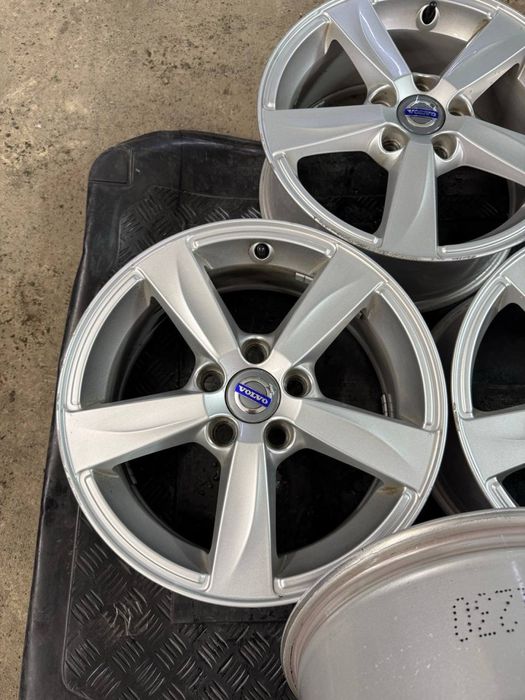 Легкосплавні диски Volvo V50 R16  5*108mm