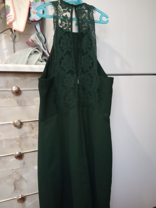 Жіноча святкова сукня.