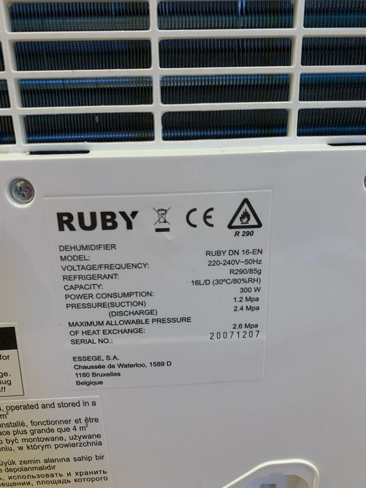 80€ Desumificador Ruby 16L com 1 ano, filtro limpo e tenho 2 em stock.