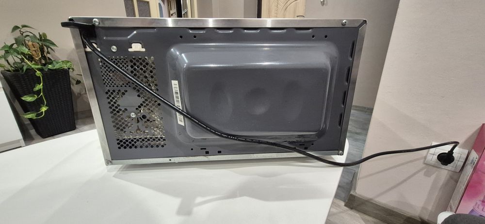 Мікрохвильова піч Sharp