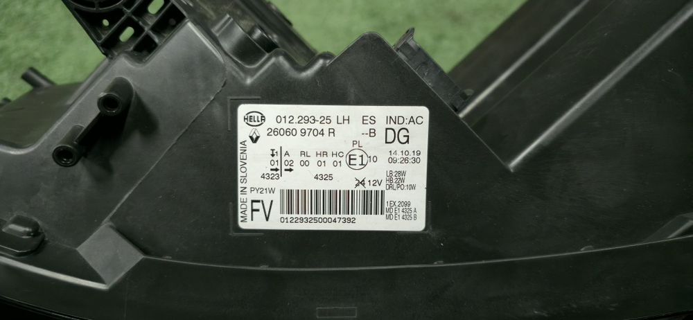 Farol/Ótica esquerda LED Renault Scénic IV [J9]