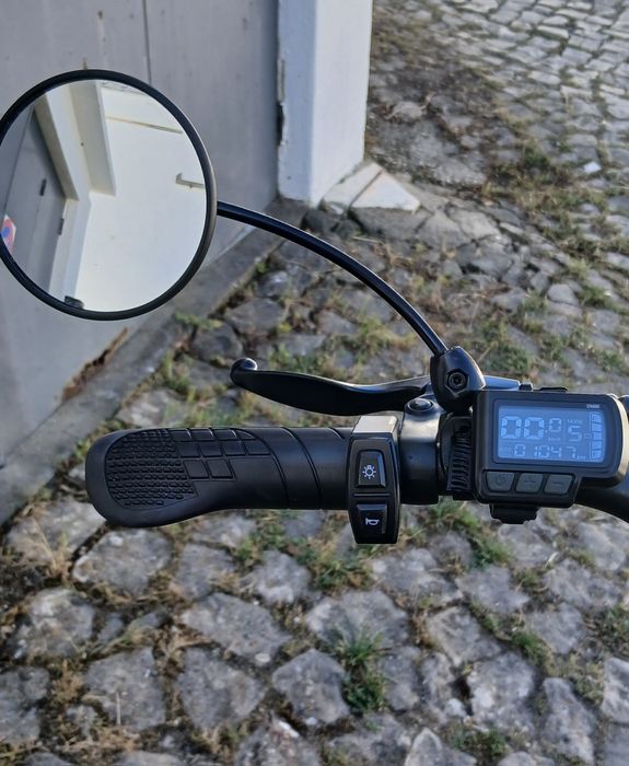 Bicicleta elétrica 1000W 48V 60 KM/H ridstar em muito bom estado com carregador, porta telemóvel e cadeado
FAÇO ENTREGA
