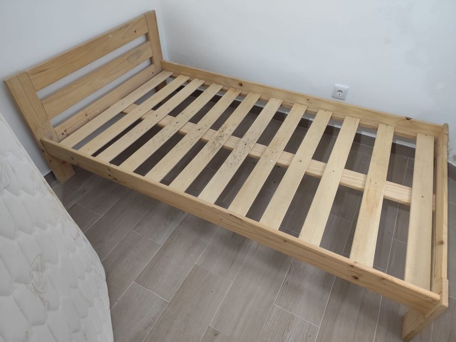 Cama de solteiro com colchão - usado