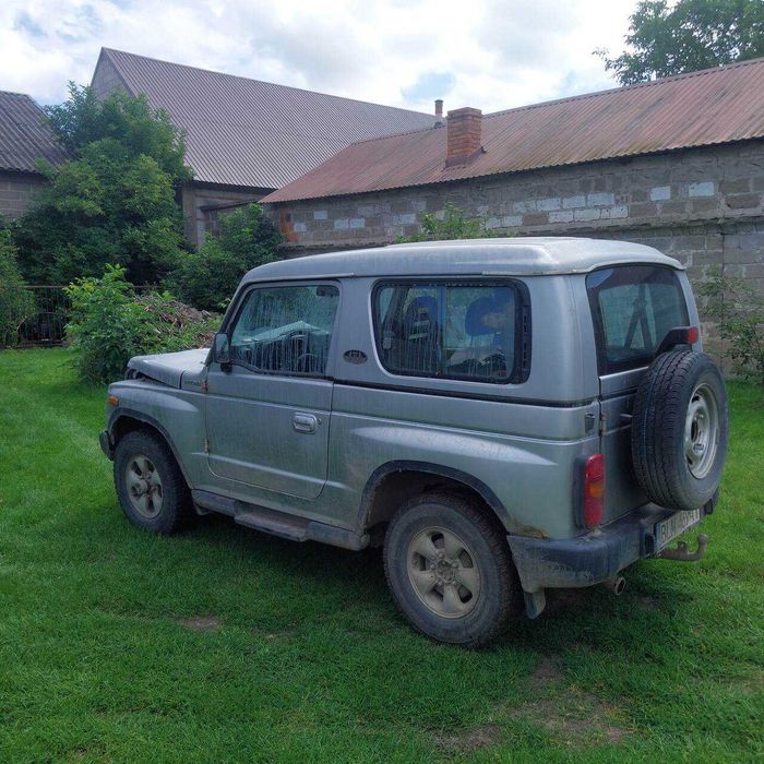 Kia retona 2.0 td, 4x4 , uszkodzona , na zmote.