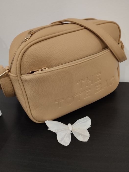 Mala tiracolo The Tote  Bag cor camel nova.