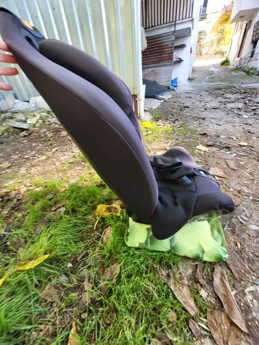 Продам автокрісло Chicco