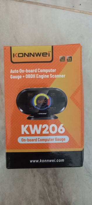 Бортовой  компьютер  в   машину .