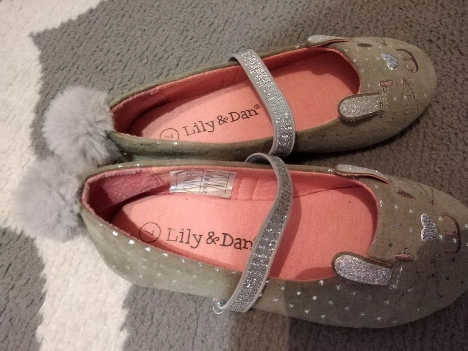 Balerinki buty do sukienki na święta z pomponem r  25