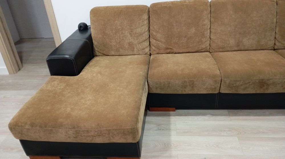 Sofá chaise long castanho e preto madeira maciça