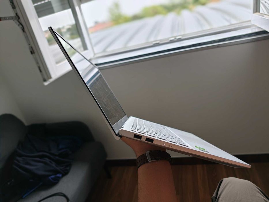 ASUS VivoBook 15" | i5 10ª Gen | Placa Grafica NVIDIA MX330 | 8GB RAM - 1TB - 256 SSD | Impecável