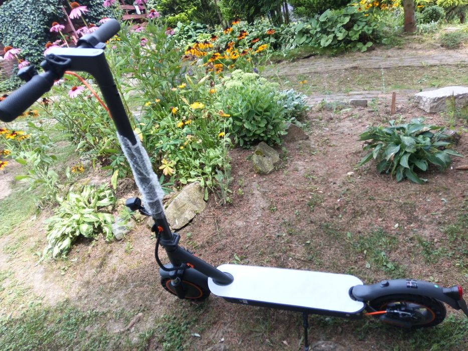 Nowa hulajnoga elektryczna Honeywhale E9-Max. Amortyzacja Silnik 500W.