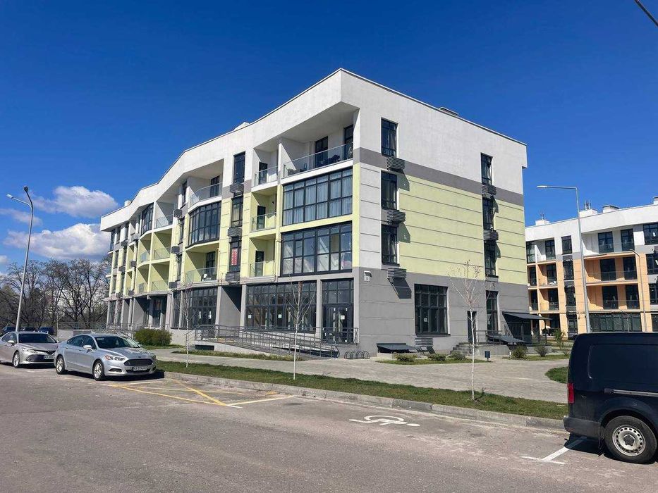 ЖК "Італійський квартал". Продаж нежитлового фасадного приміщення з окремим входом площею 163 квм.
