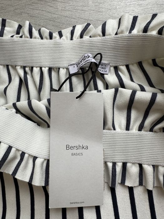 Юбка Bershka новая