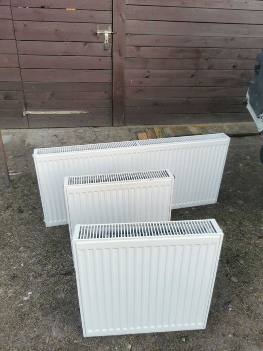 Grzejnik, kocioł gazowy, drzwi łazienkowe