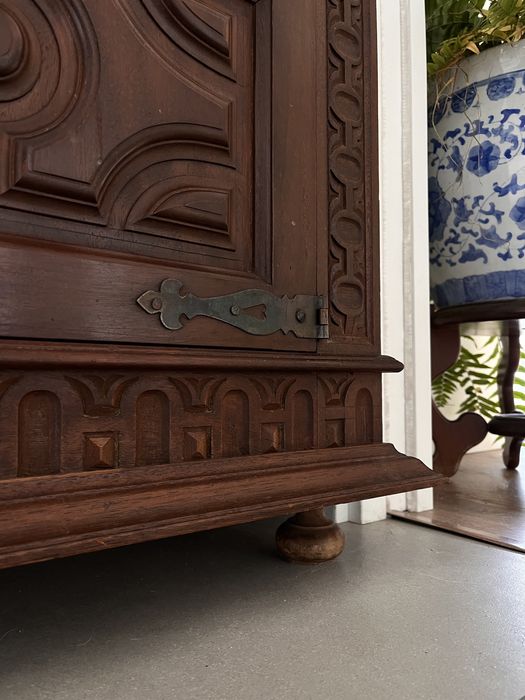 Cómoda vintage restaurada à mão