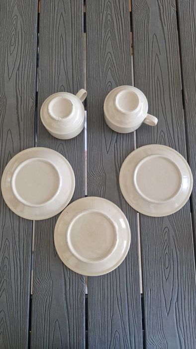 Conjunto 2 chavenas e 3 pires loiça