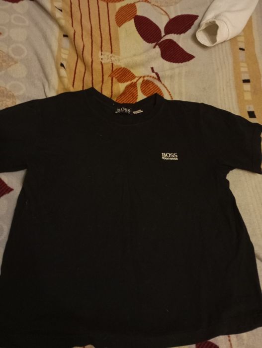 В гарному стані футболка Boss