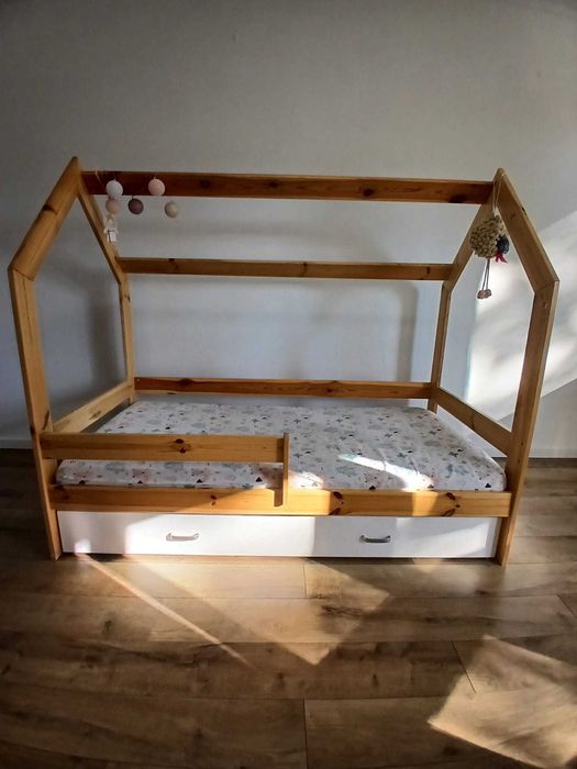 Łóżko dziecięce domek – bardzo dobry stan