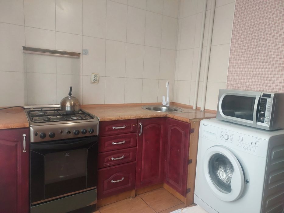Продам 1 ком кв  центр бабурки
