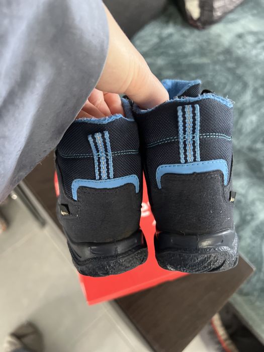 Продам зимние ботинки сапожки superfit