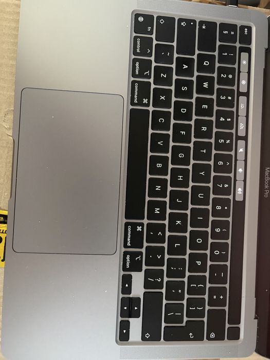MacBook Pro 13" M2 (2022) – 16 GB RAM / 256 GB SSD – Stan idealny