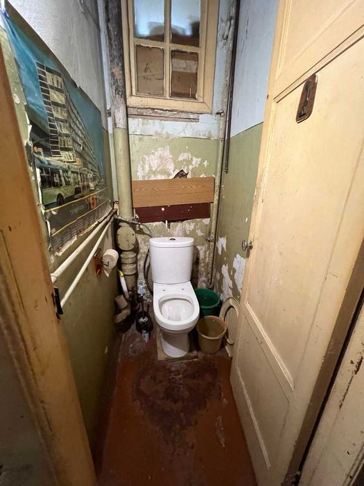 I Продам 2 комнатное подселение р-н Вокзала. До метро  Вокзальная 10 мин.