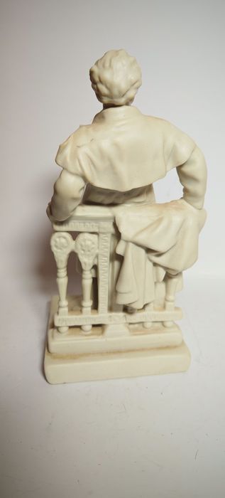Статуэтка фарфор Пушкин