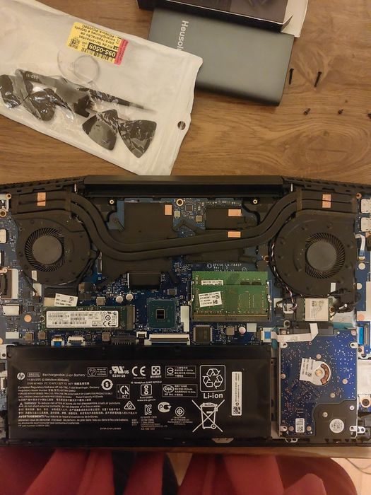 Limpeza e troca de pasta térmica de qualquer consola (ps4, ps5, xbox...) e pcs