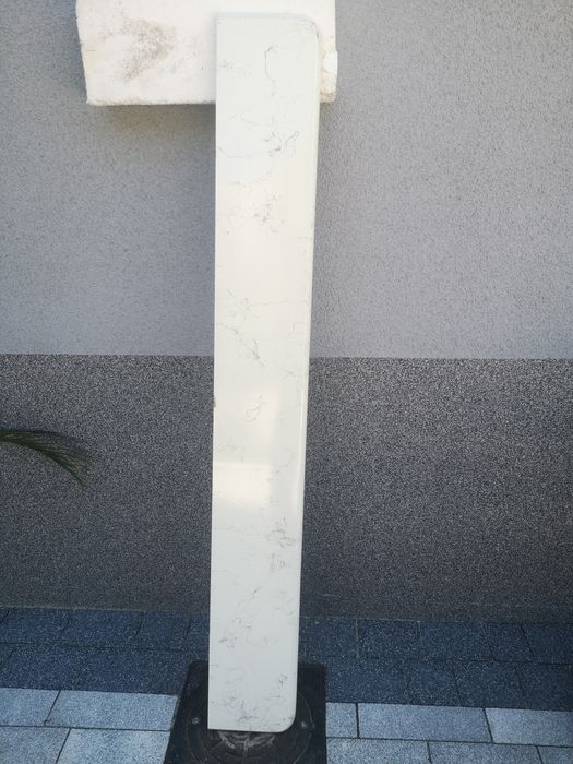 Parapet wewnętrzny biały marmurkowy