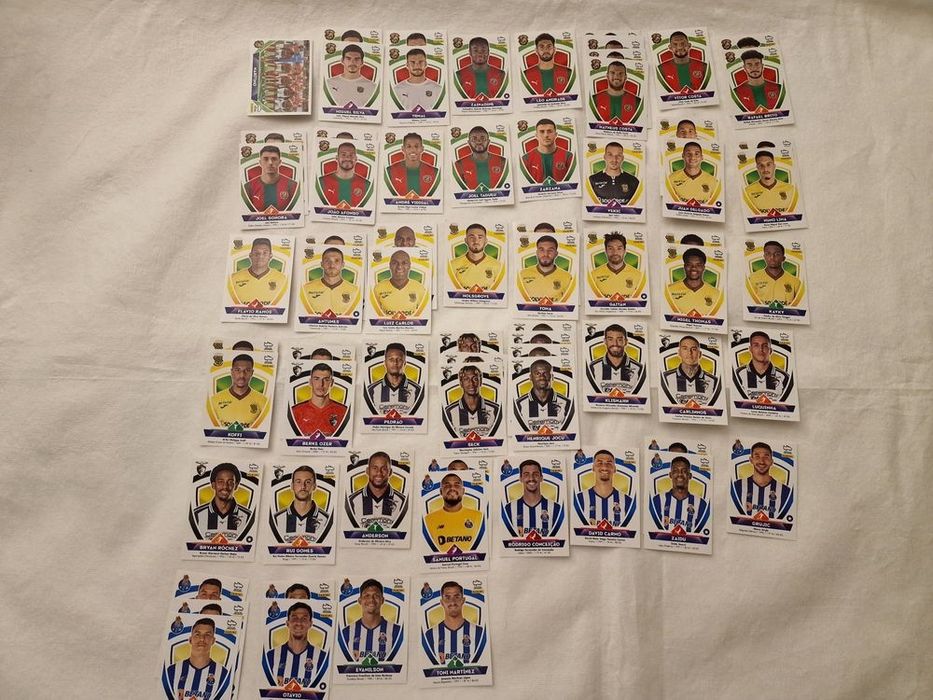 Vendo cromos da liga BWIN 22-23. 0,20 cêntimos por cromo.