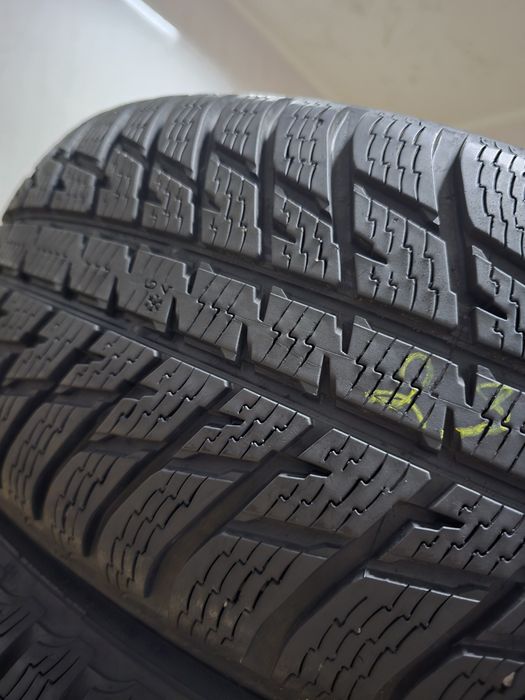 235/60R17 Nokian WR SUV3