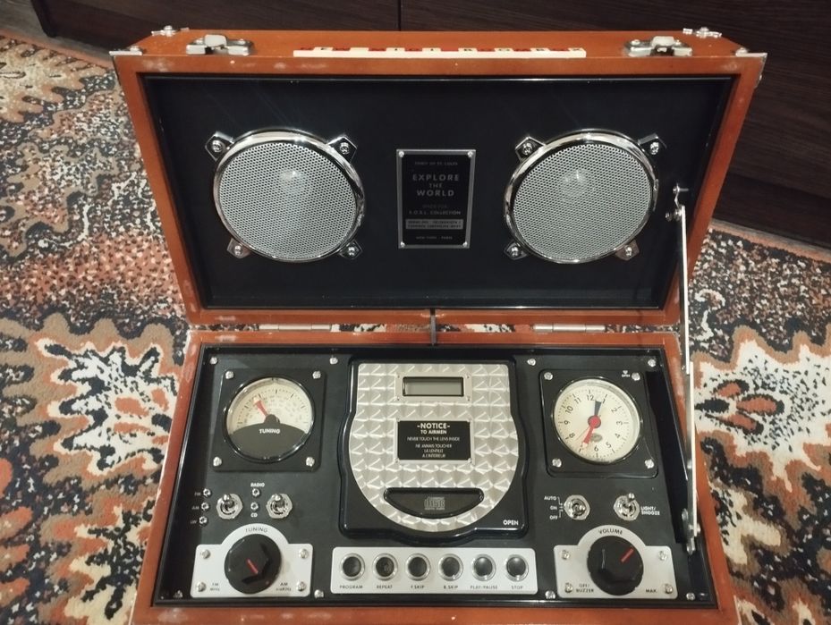 Продам це колекційний радіо/CD-плеєр Ryan NX-211