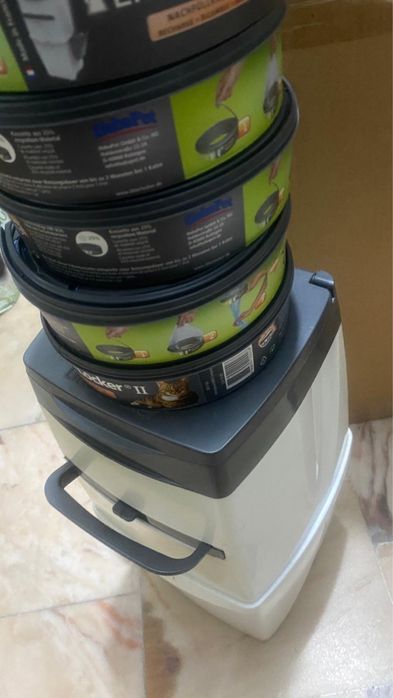 Caixote de lixo para dejetos de gatos