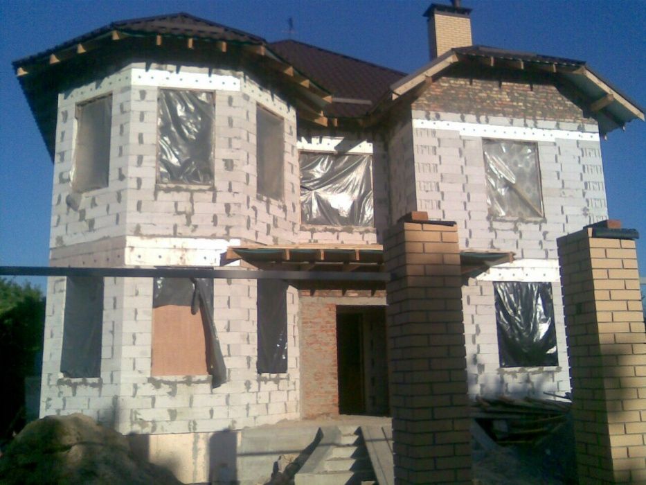 Фундаменти,Кладка блока і цегли, армопояси. Покрівельні послуги.