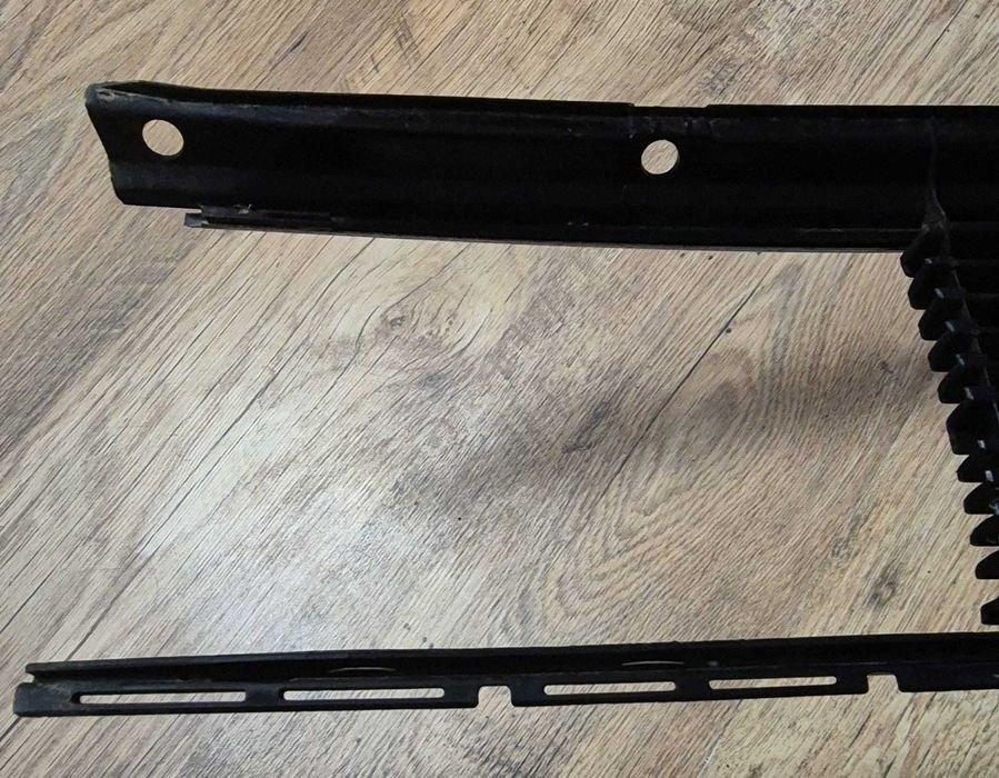 Grill Atrapa Audi 100 C 2 Oryginał  (76-82r.)