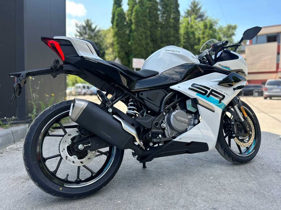 Мотоцикл CFMOTO 300SR