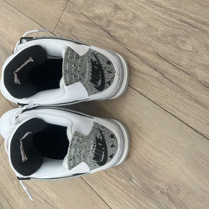 Buty nike jordan 4 retro white  41 stan bardzo dobru