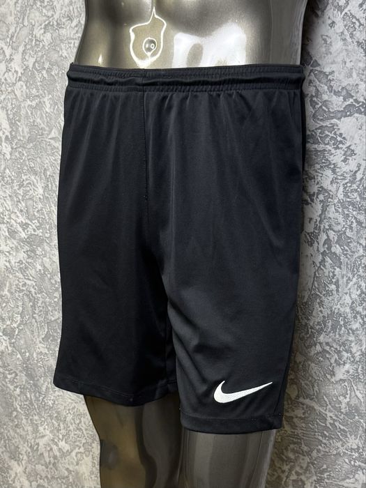 Nike dri-fit slim fit шорты S-M размер футбольные черные