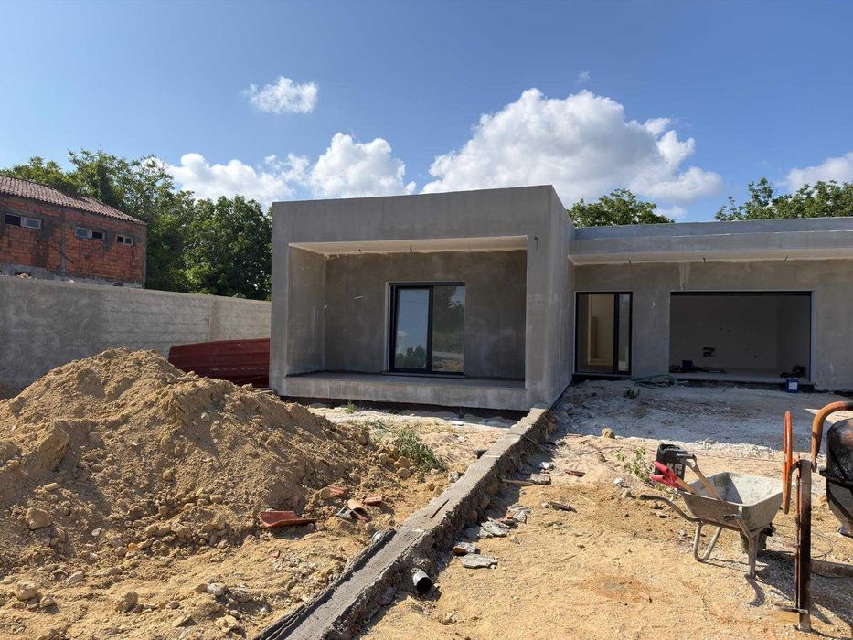 Excelente moradia T4, térrea com terreno em Condeixa-a-Nova