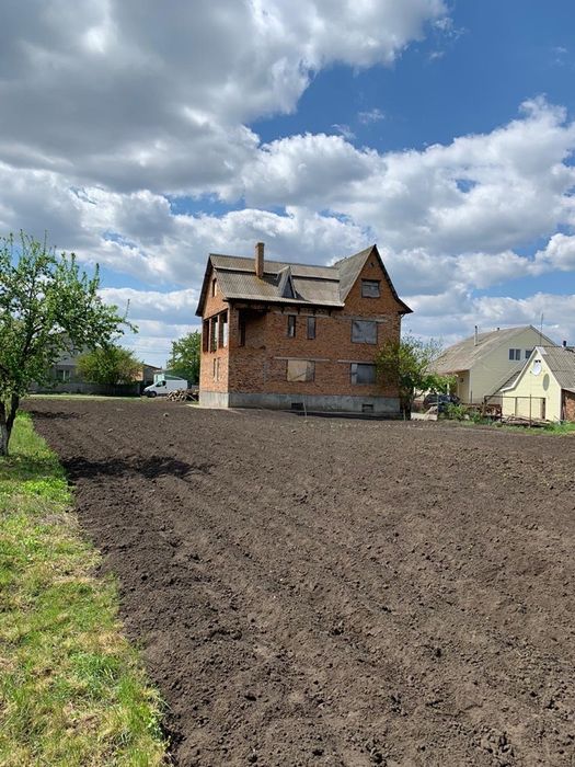 Продається 2х пов цегляний, Хмельн обл смт. Летичів, вул. Руданського