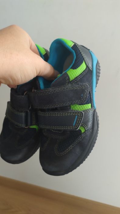 Buty chłopięce superfit kapcie klapki buty na rzepy 26 27