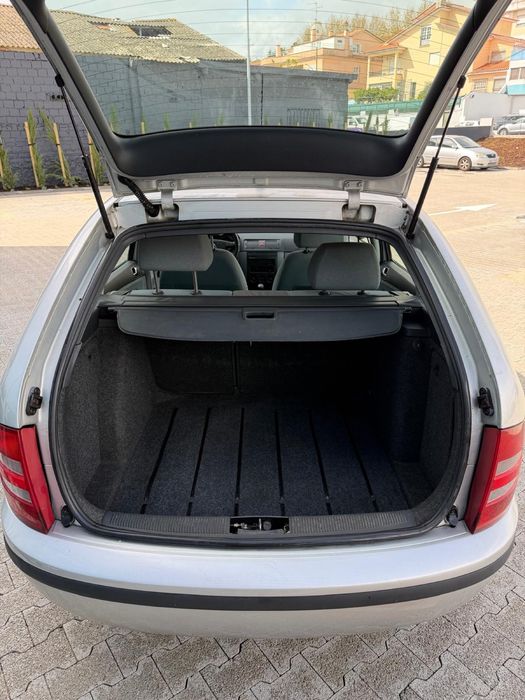 Skoda Fabia 1.4mpi com AR condicionado — photo 5