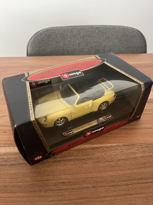 Carro Coleção Burago Porsche 911 Carrera Cabriolet 1994