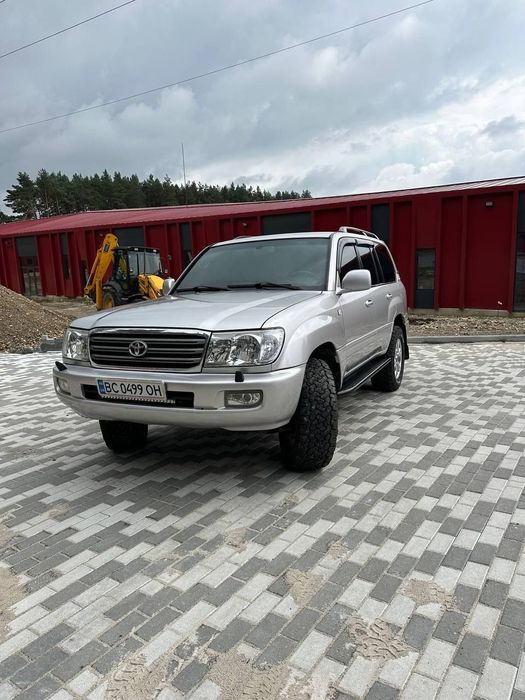 Toyota Land Cruiser 100