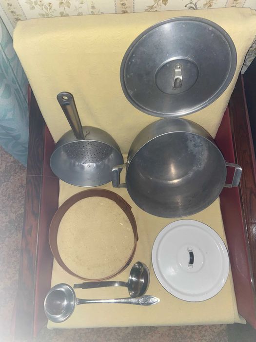 Кастрюля алюминиевая, черпак нержавейка, сито для муки, крышка  | СССР