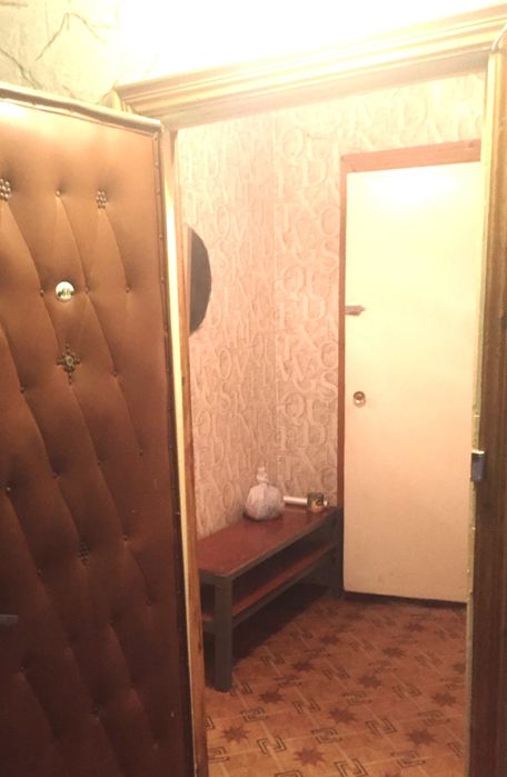 Продам 3 -х комнатную квартиру на Ласточке в самом центре.
