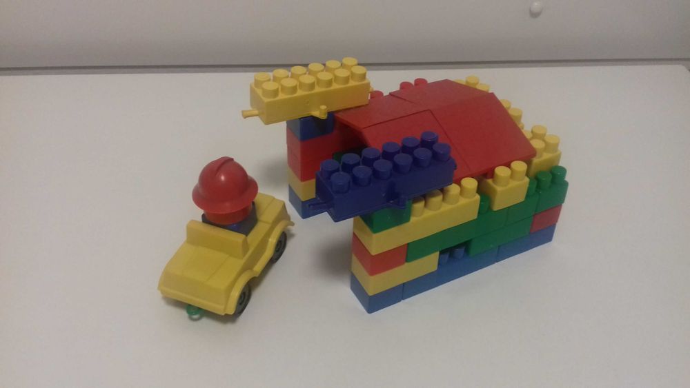 Klocki plastikowe ze strażakiem, do sprzedania