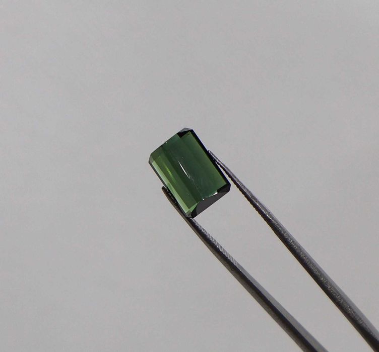 Turmalina Verde Natural, Lapidada [Envio Incluído no preço]
