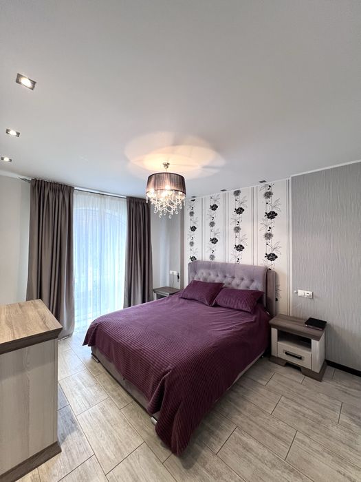 Продаж чудового будинку біля лісу