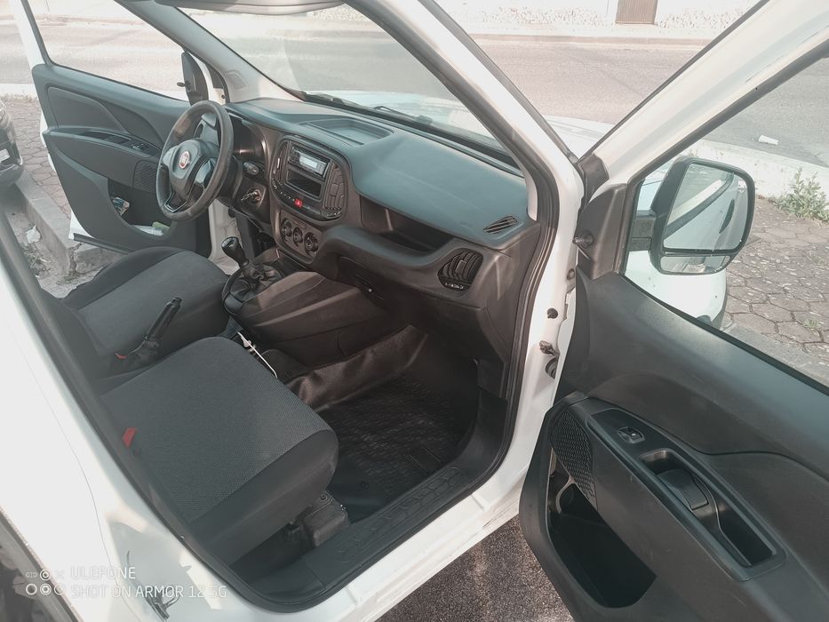 Fiat doble 1,3 de 3 lugares,vende ou troca por de maior caixa, carro econômico, só meter gasóleo e andar ano 2016